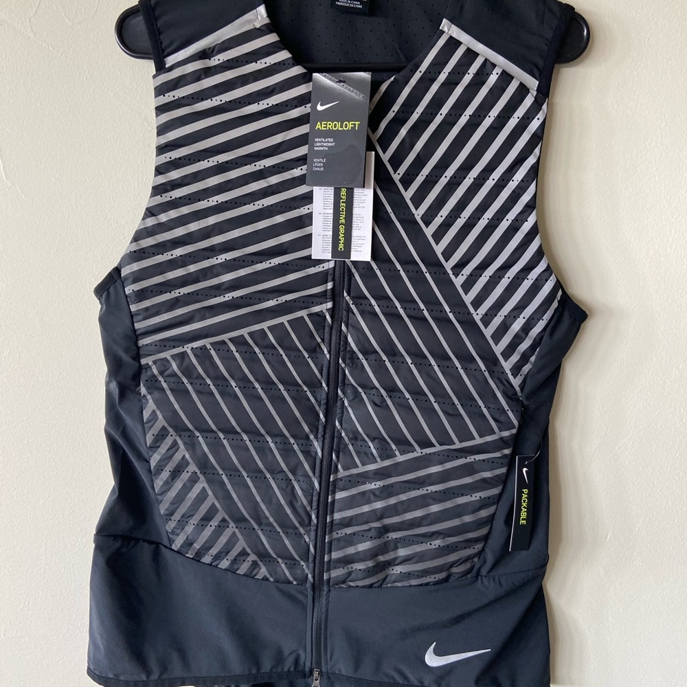 Men’s Nike Aeroloft Lightweight Running Vest Black